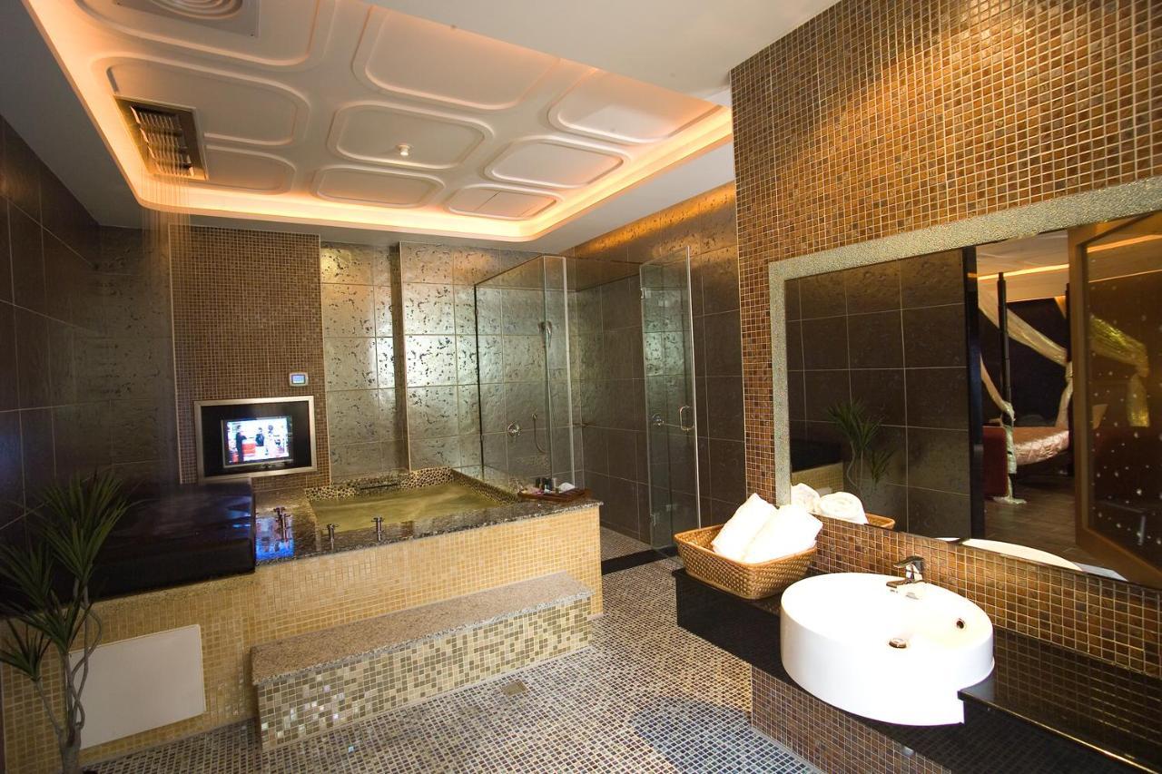 Chateau Motel & Spa Kaohsiung Exterior photo