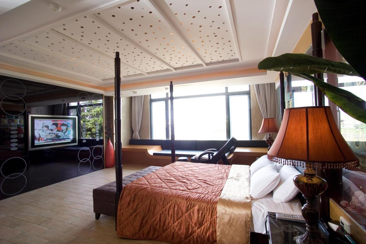 Chateau Motel & Spa Kaohsiung Exterior photo