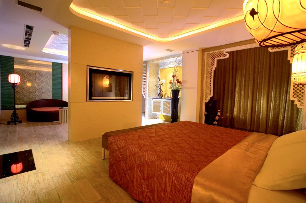 Chateau Motel & Spa Kaohsiung Exterior photo