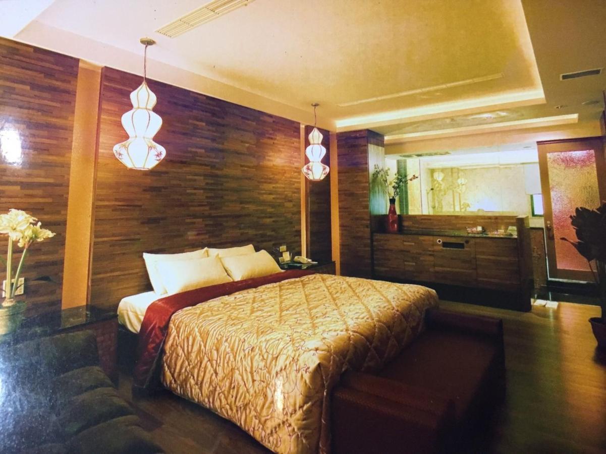Chateau Motel & Spa Kaohsiung Exterior photo